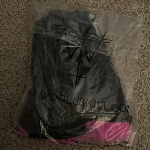 Widow
In Your Nightmares Mini Shiny PVC Goth Skirt Small - Picture 3 of 3